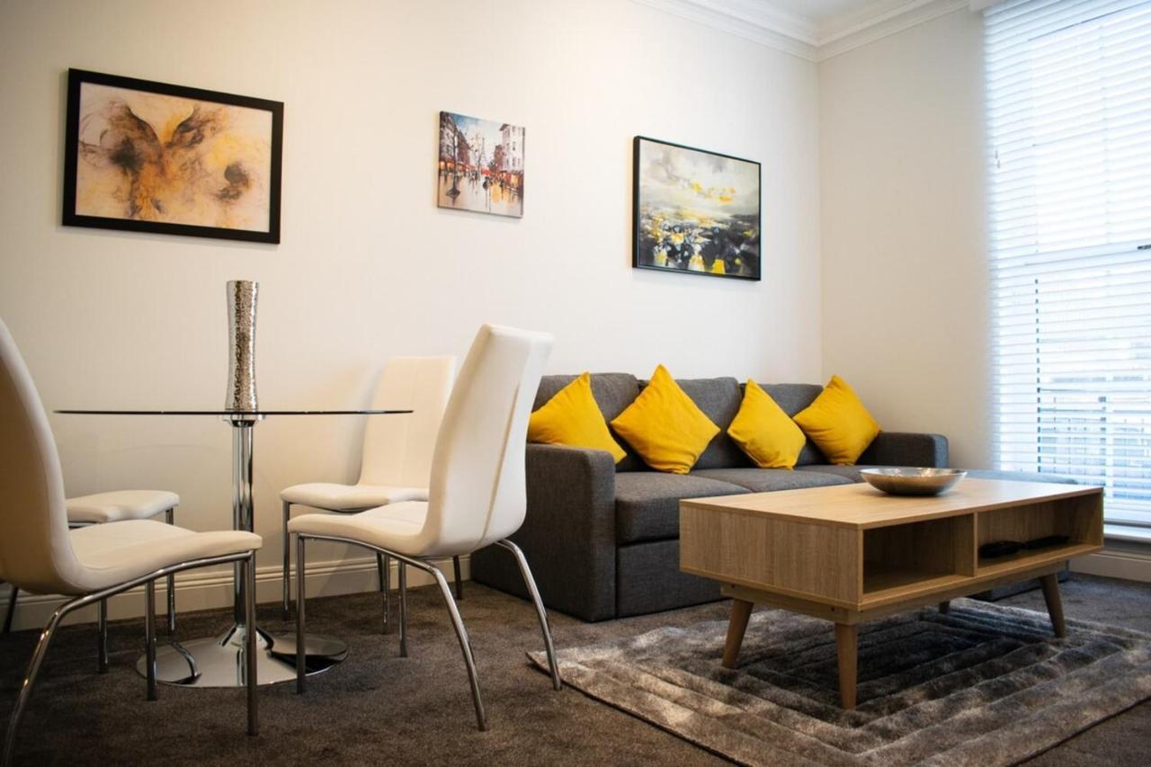 Beautifully Renovated Apartment -Central Единбург Екстериор снимка