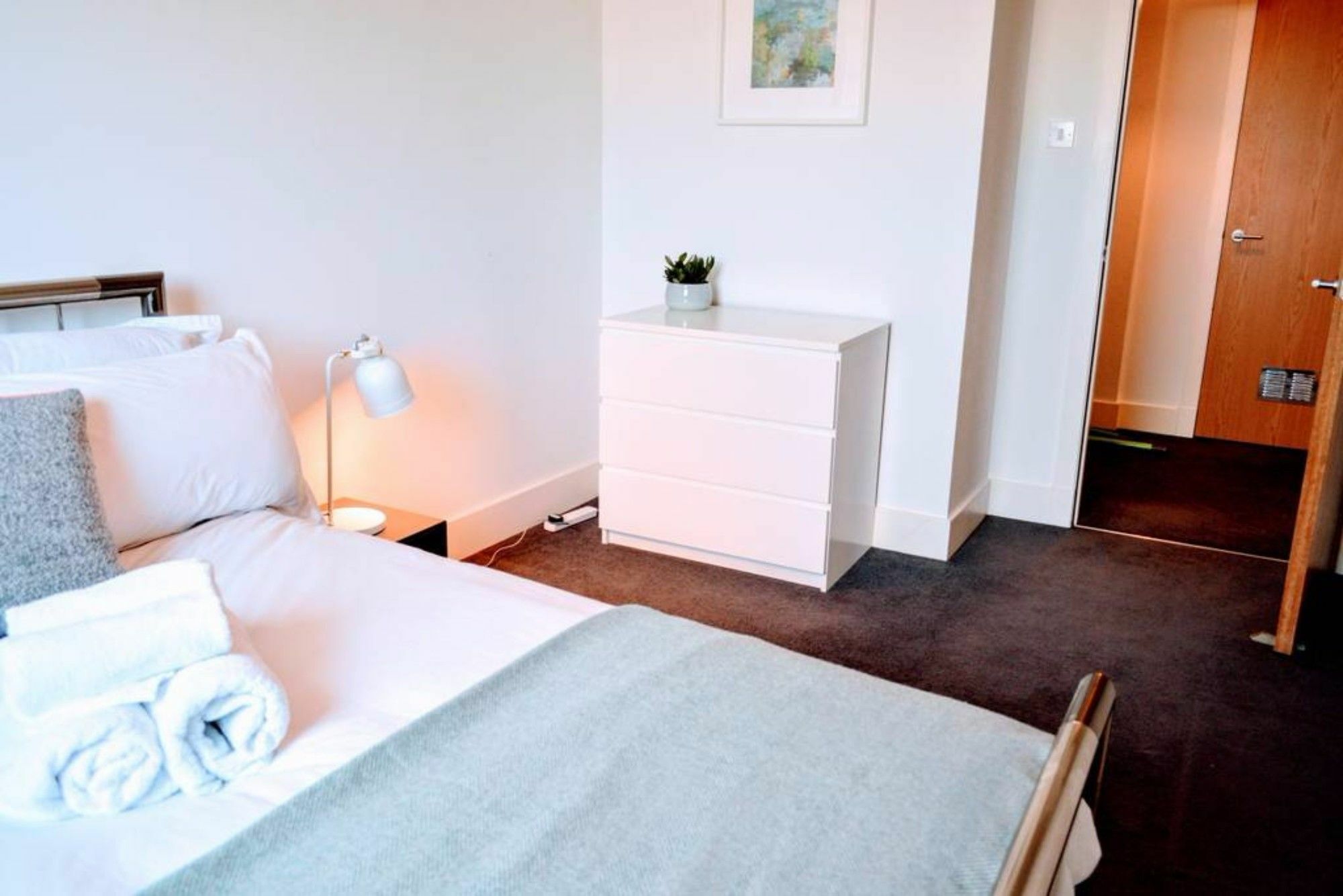 Beautifully Renovated Apartment -Central Единбург Екстериор снимка